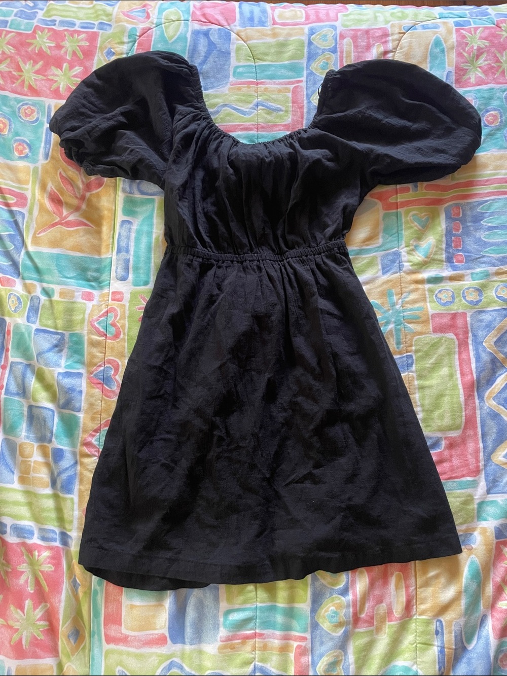 Black Puff-Sleeve Dress - Tie Back w Pockets